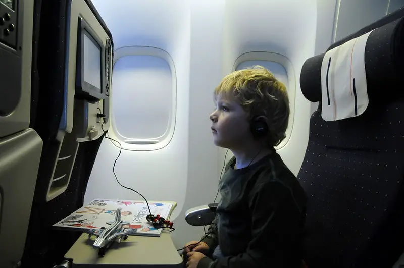 screeen kid aircraft