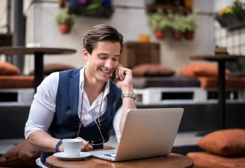 Laptop-Friendly Cafés to Work in Paris