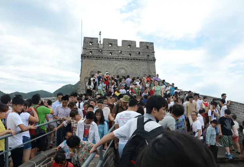 crowded great wall