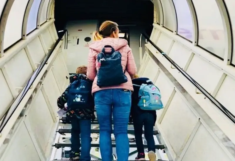flying with kids
