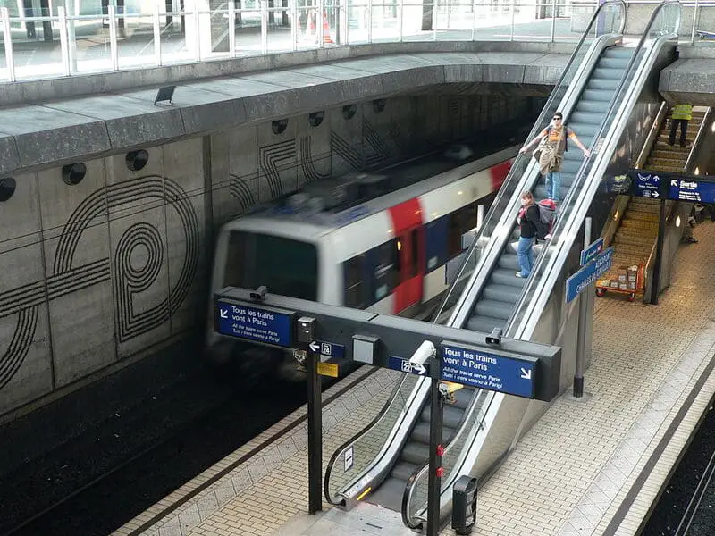 rer b at CDG