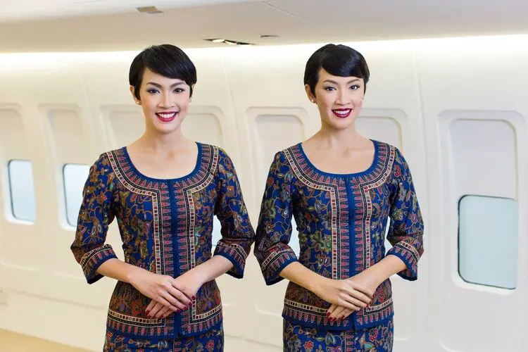 singapore airlines flight attendant uniforms